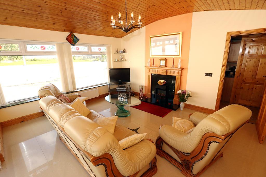 Beezies Self Catering Cottages Grange  Экстерьер фото