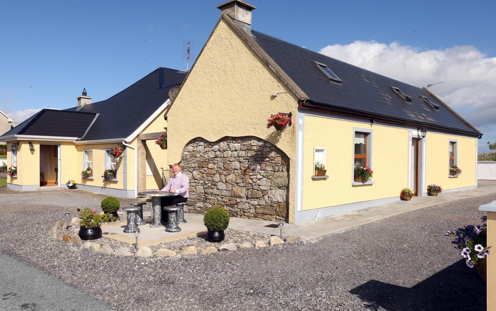 Beezies Self Catering Cottages Grange  Экстерьер фото